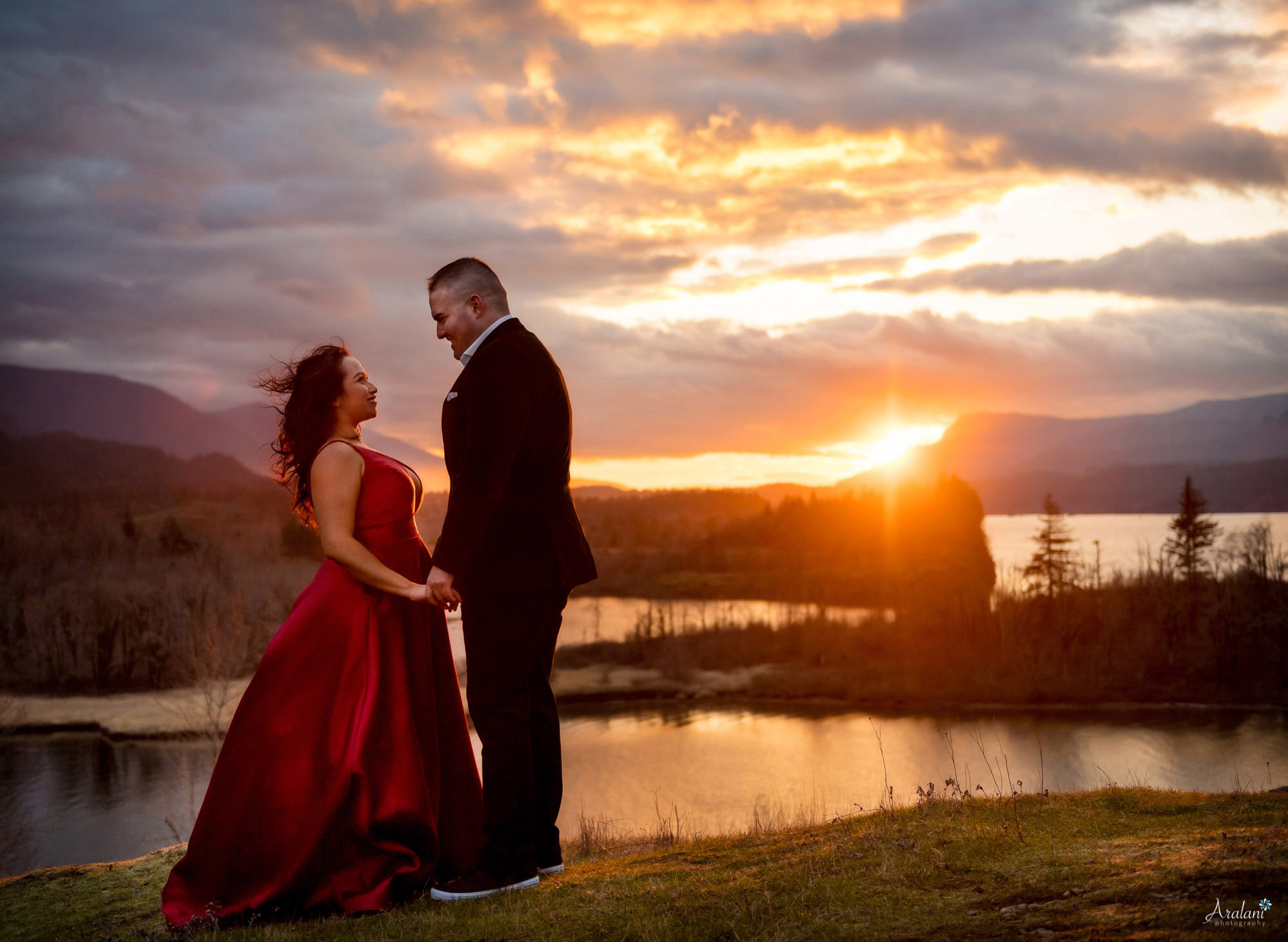 Jennifer-Sebastian-005-Government-Cove-Columbia-River-Gorge-Oregon-wedding-photographer-aralani-photography-Jennifer_Sebastian_E0053.jpg