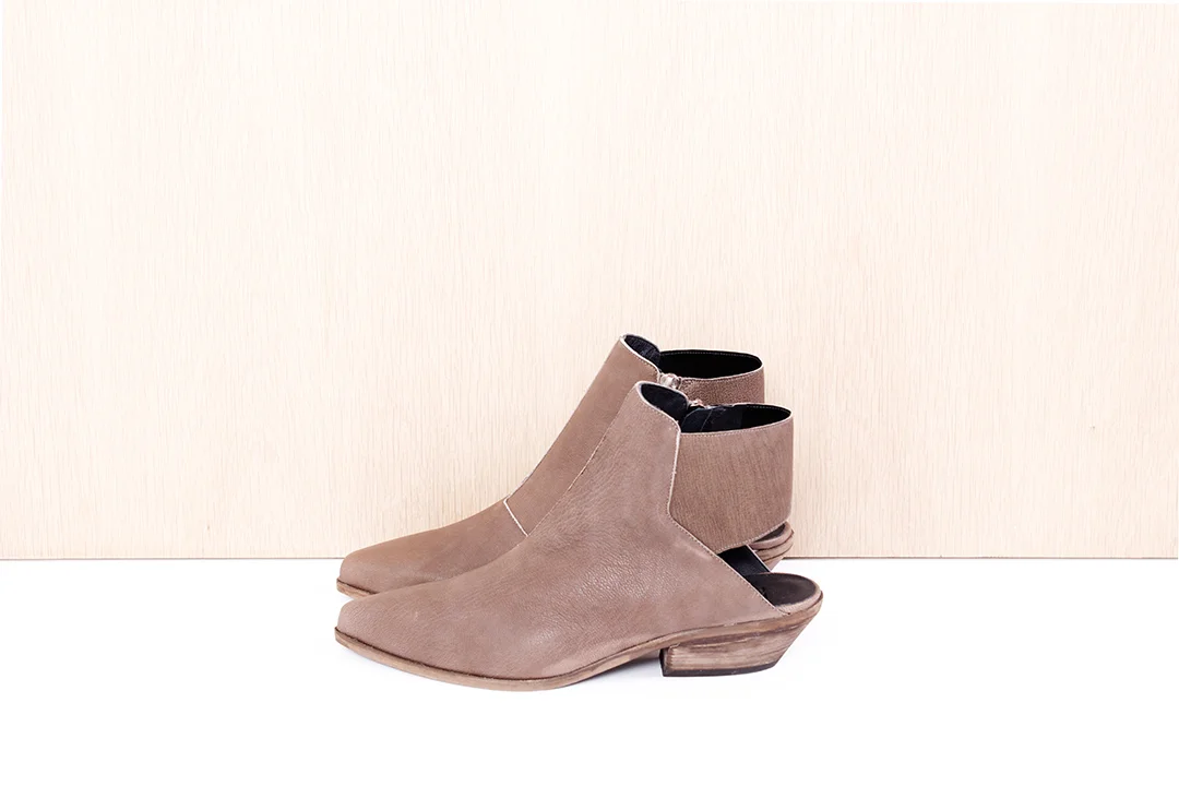 LD TUTTLE "The Wind" in mud $560 sizes ( 38, 38.5, 39, 40 available)