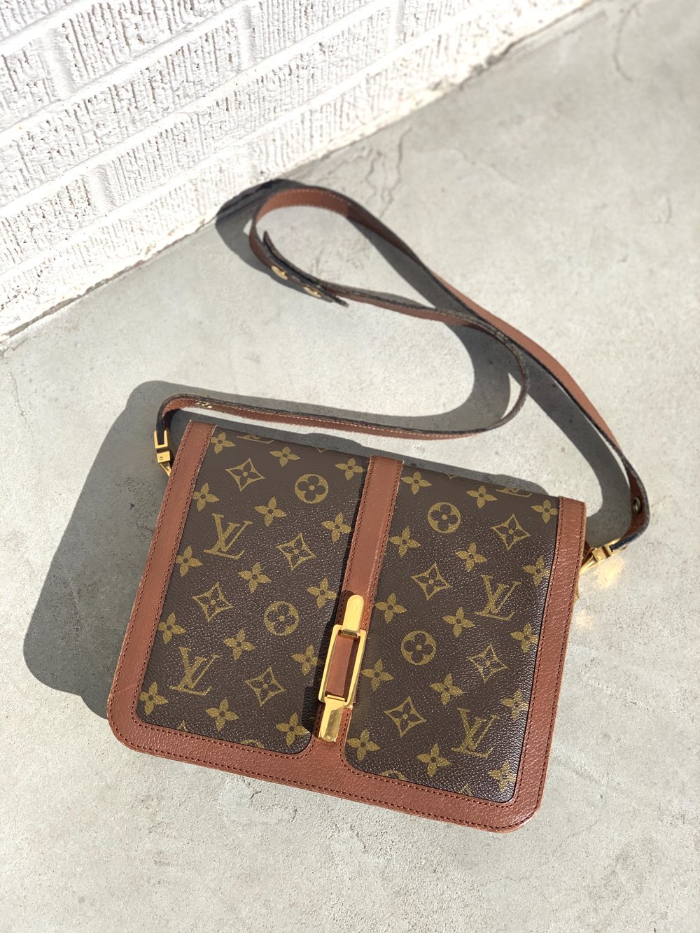 LOUIS VUITTON 70s Monogram Sac Rond Point Bag — Garment Modern