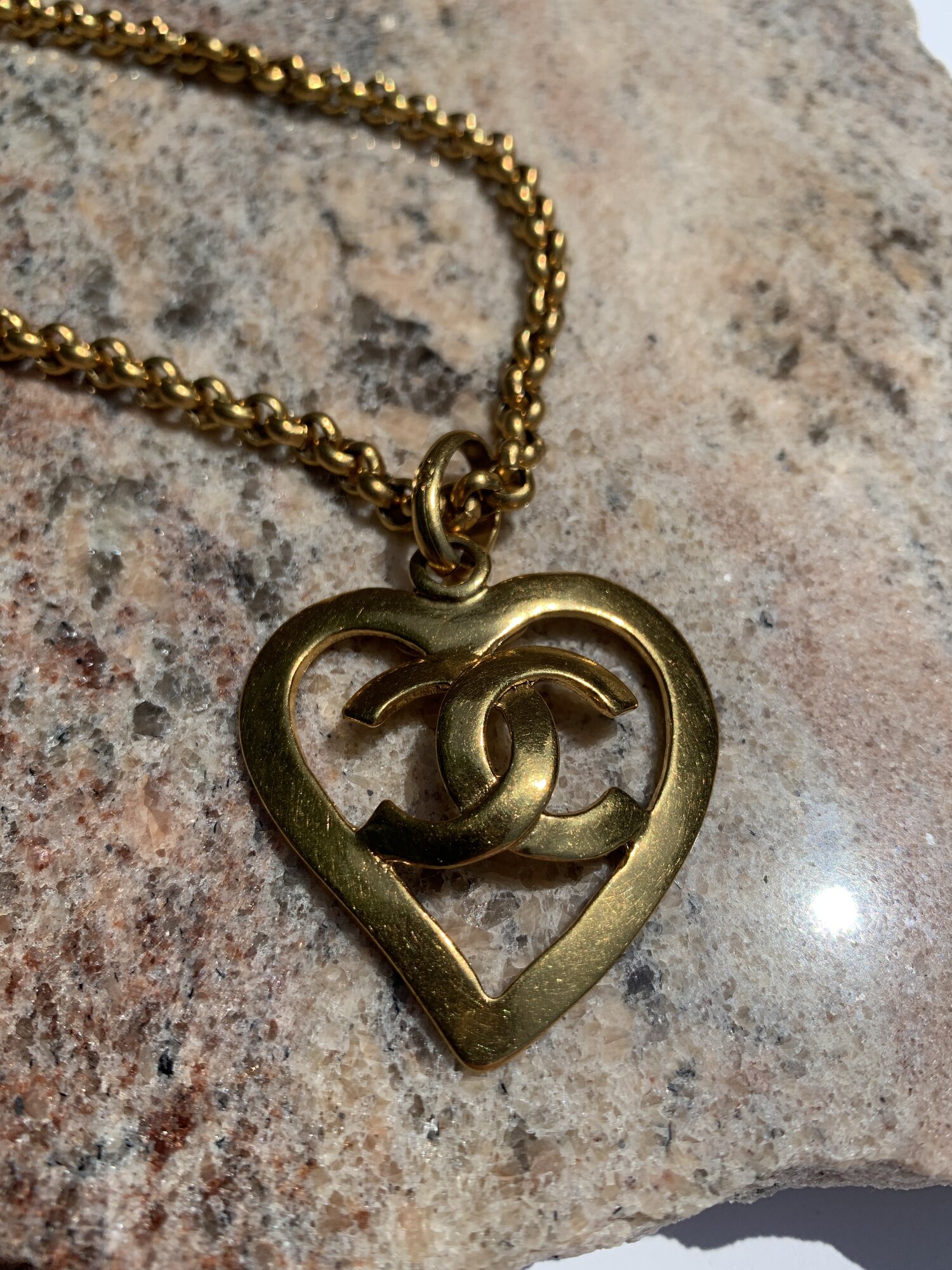 CHANEL Spring 1995 Heart Necklace — Garment
