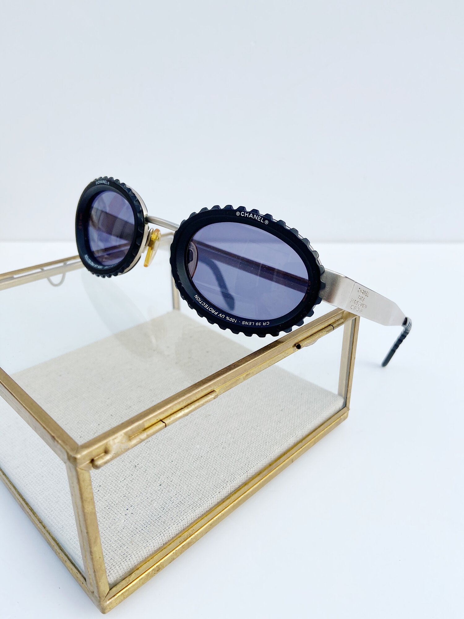 2000s Chanel Sunglasses With Purple Gradient Lenses and CC Logo on Arms at  1stDibs  vintage chanel sunglasses 2000s, chanel 2000s sunglasses, early  2000s chanel sunglasses