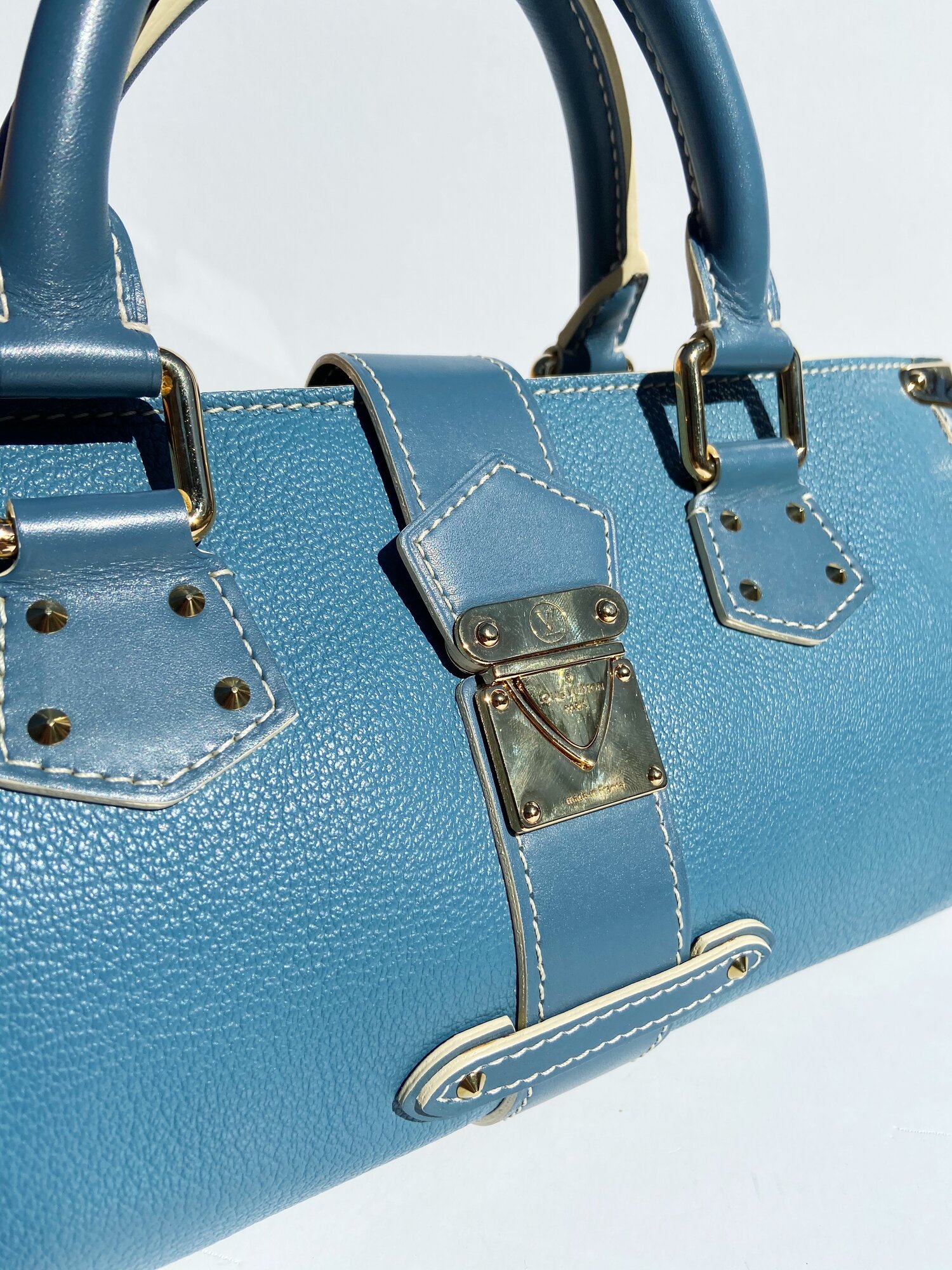 Néonoé leather handbag Louis Vuitton Blue in Leather - 32169806
