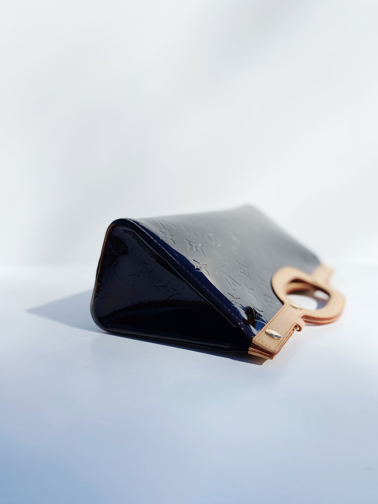 Louis Vuitton Roxbury Handbag 334338