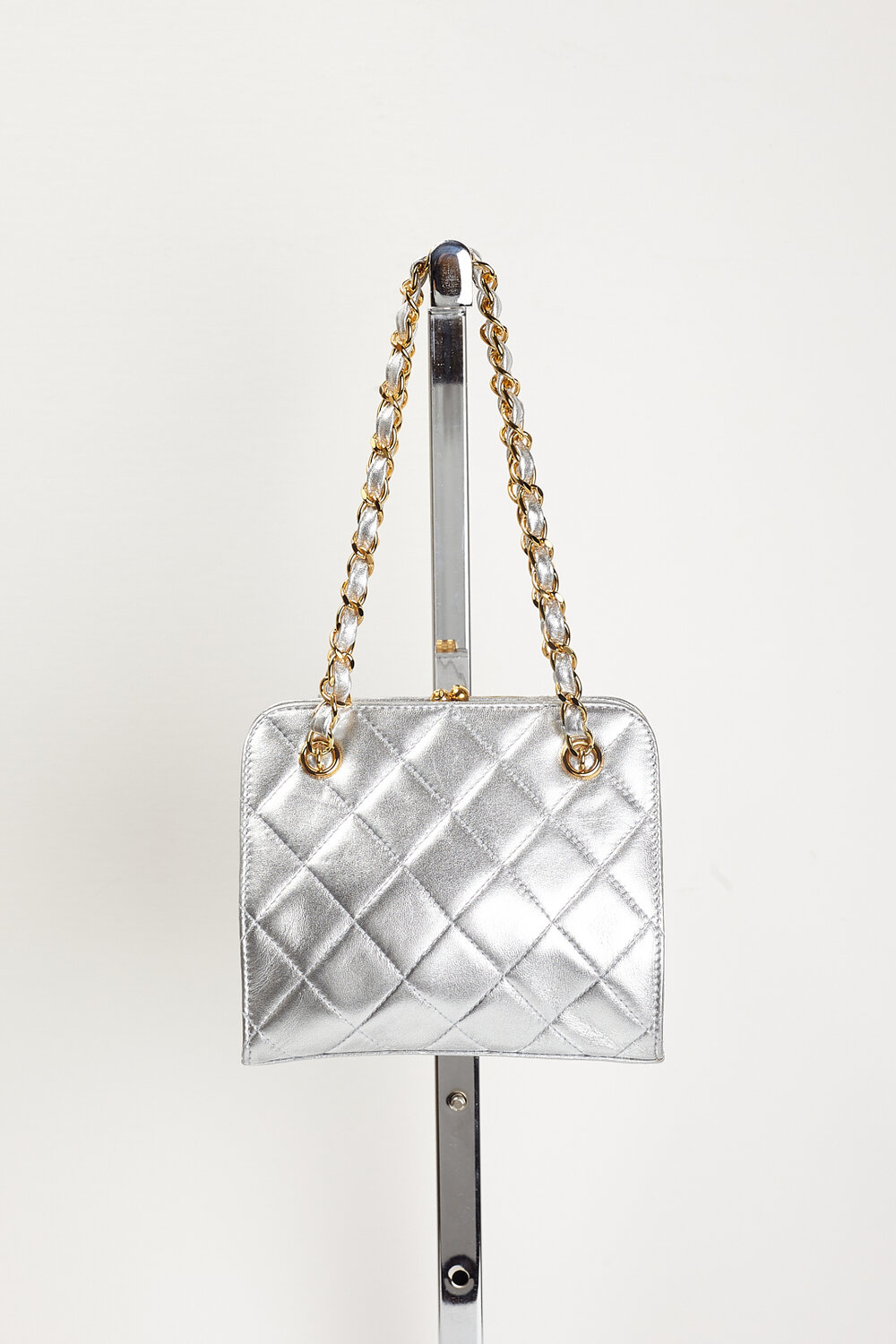 Chanel White Lambskin Kiss-Lock Closure Bag with Silver Hardware