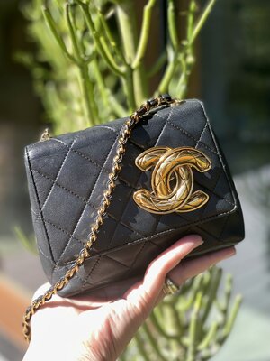 Chanel Black Quilted Lambskin Mini Vanity Mirror Train Case Box Flap Gold Hardware, 1996 (Very Good)-1997, Womens Handbag