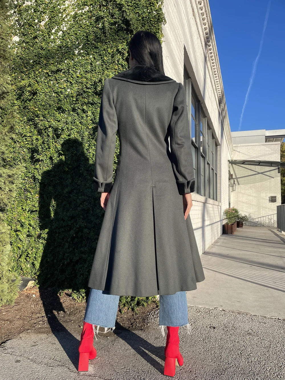 Yves Saint Laurent グレー ロングコート Yves Saint Laurent Trench Coat - Gray | Garmentory