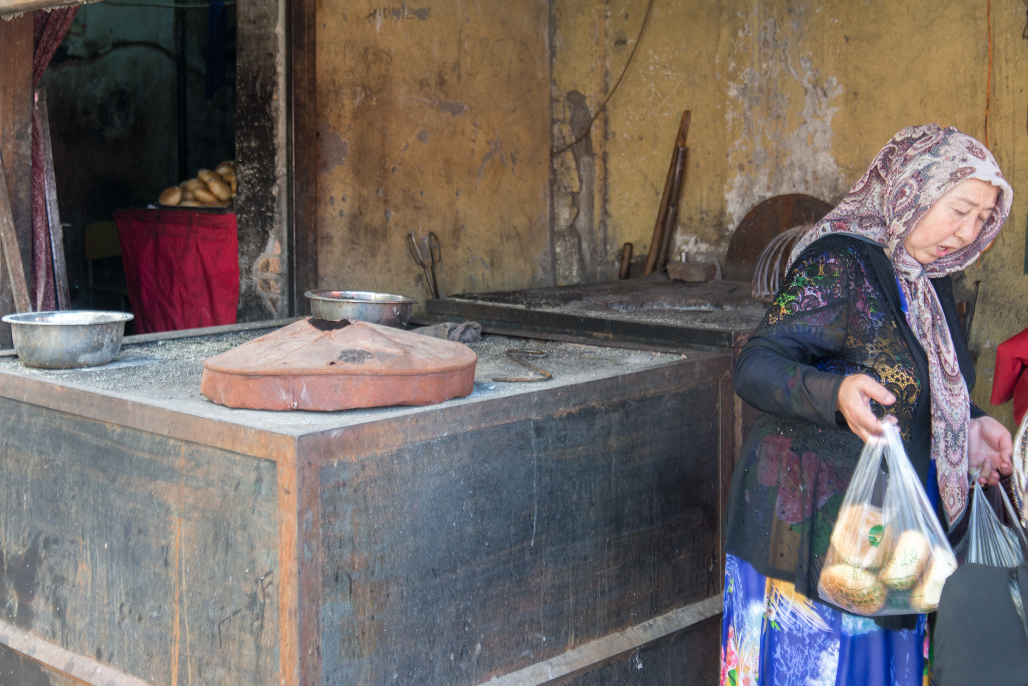 Bread buyer, Kashgar Bazaar