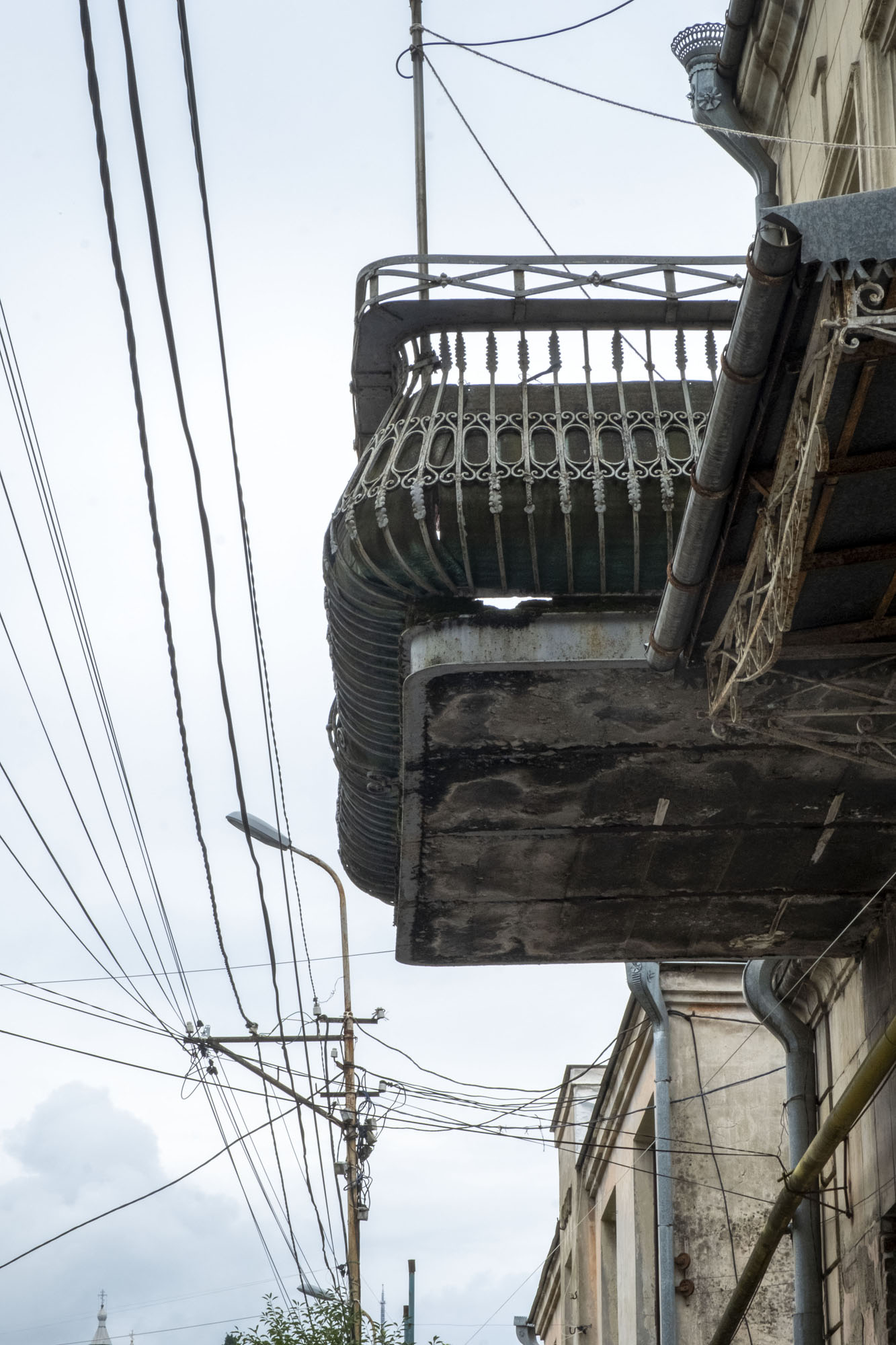 balcony and wires.jpg