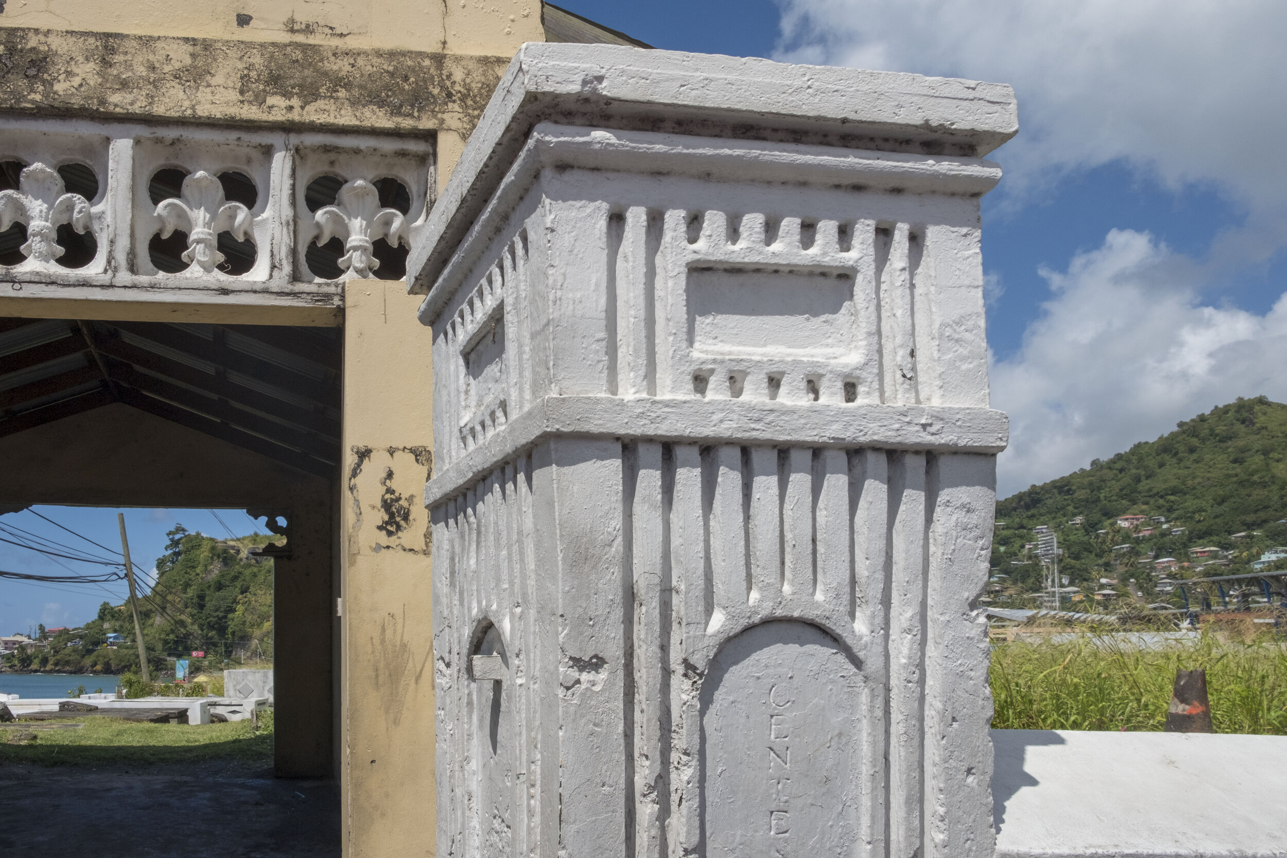 column with fleur de lis.jpg