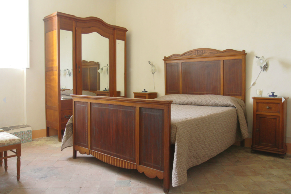 Private suite $2400 • An elegant, rustic room all to yourself. Single Suites come with a Queen bed and an en-suite bathroom.