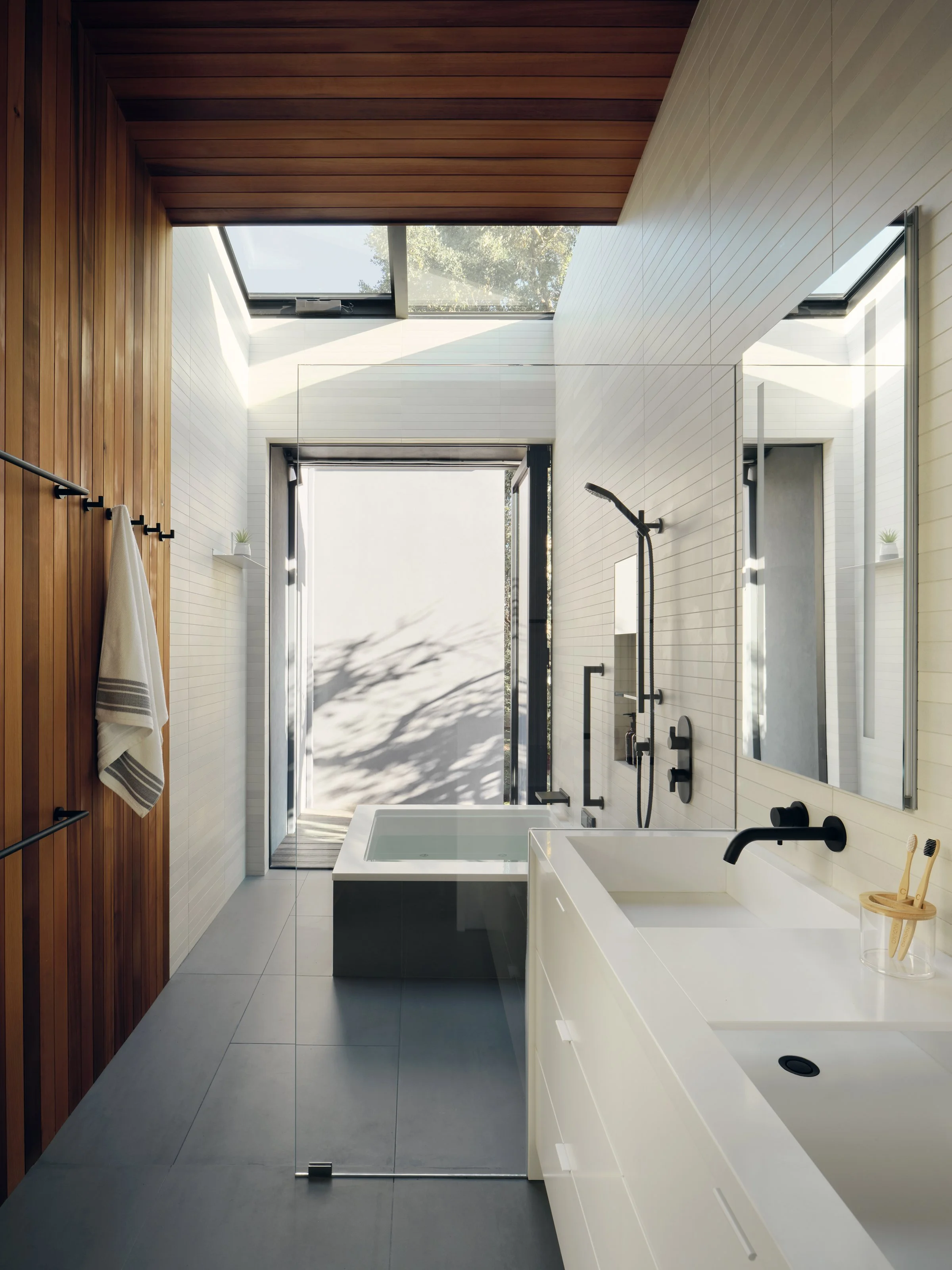 ADU-Family Bath-4992 copy.jpg