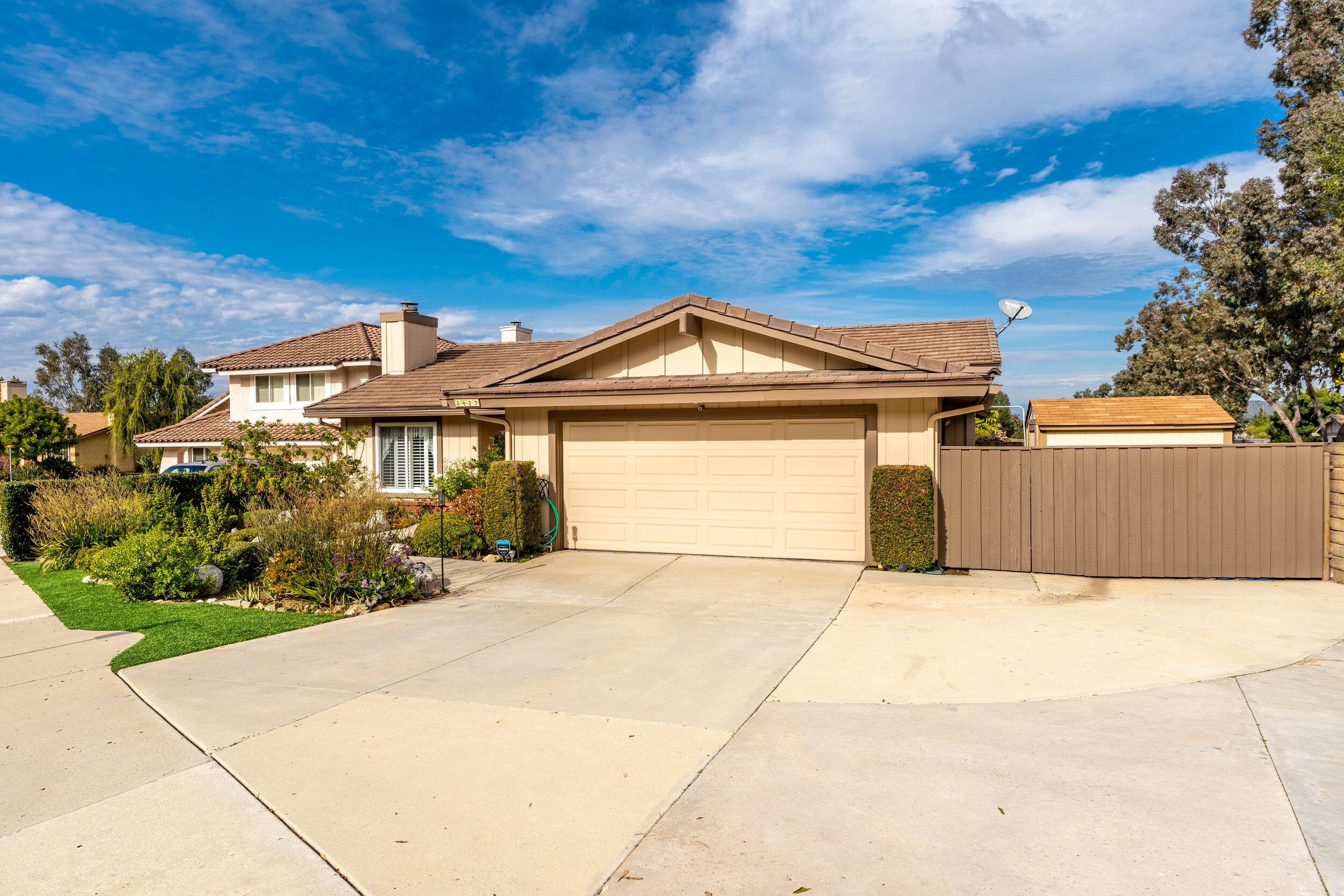 2427 Adrian MLS-00389.jpg