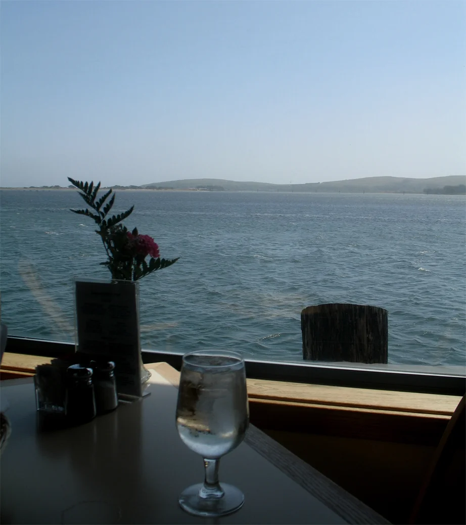 the tides wharf restaurant & bar