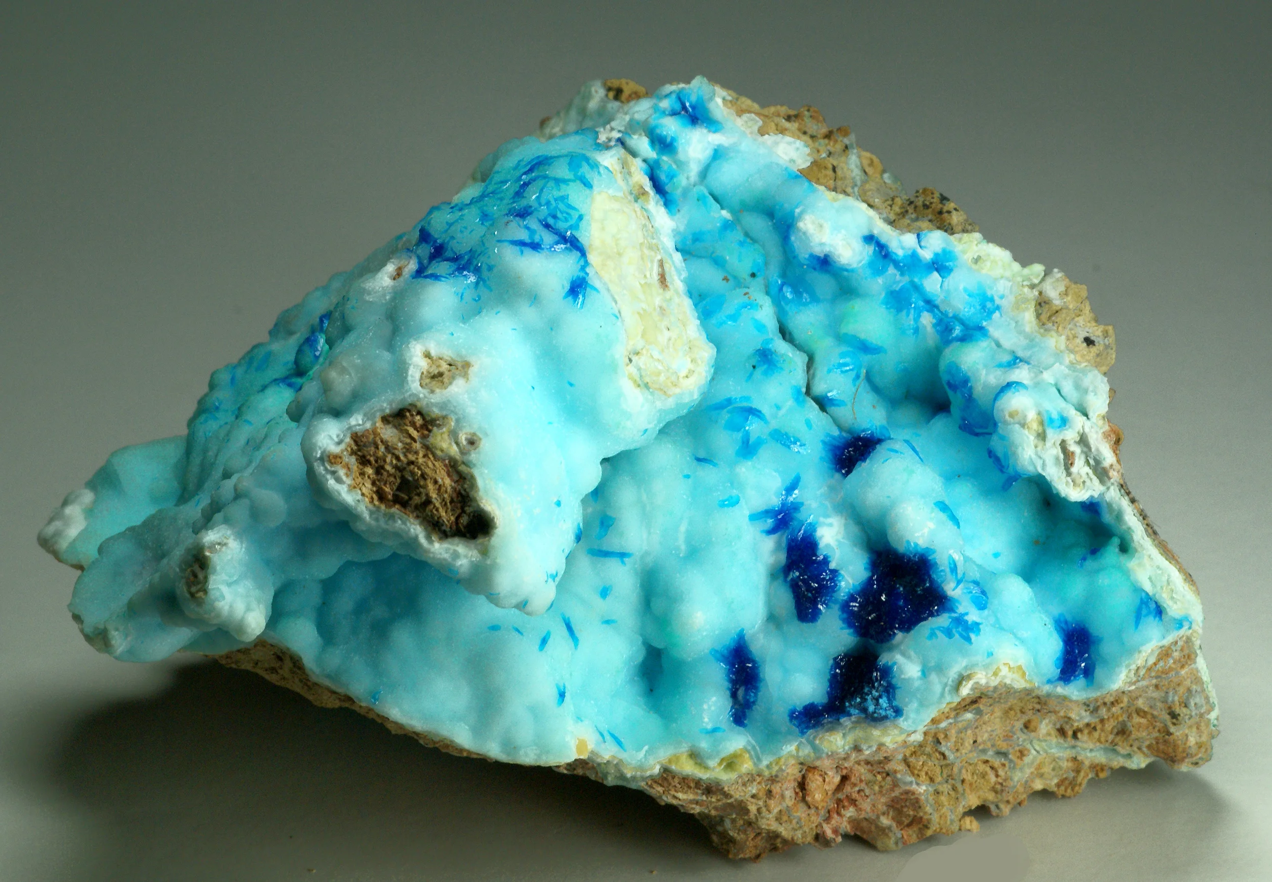 Veszelyite xls. on Hemimorphite