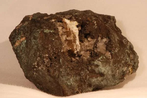 Stibioclaudetite xl, Leiteite Holotype spec