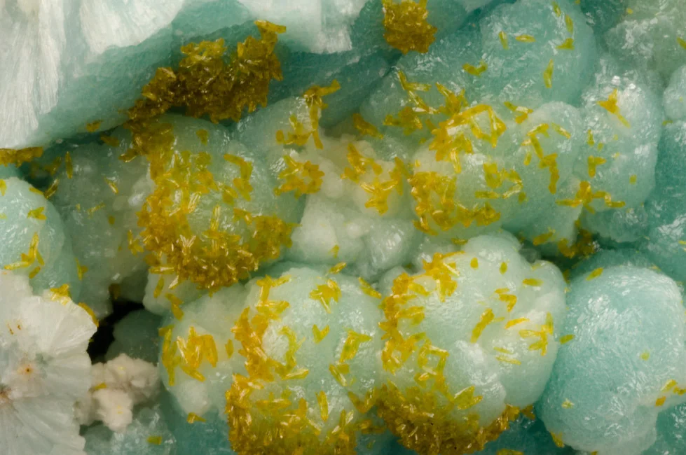 Tsumcorite xls. on Willemite xled balls