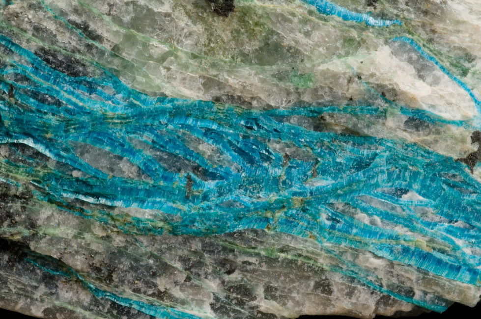 Stranskiite xled veins x-rayed and studied