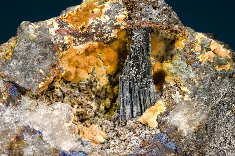 Wilhelmkleinite xls with Parasymplesite xls. John Innes Coll. (studied)