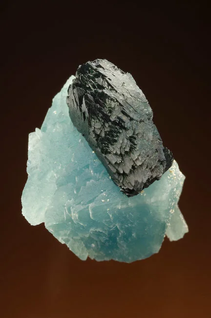Wilhelmkleinite xl. ( 10 mm) on Scorodite xl with Gerdtremmelite xls