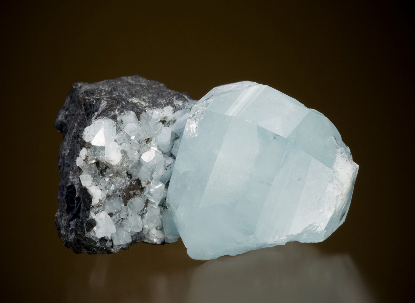 Anglesite xl (blue) on Dolomite xls. CMof N.