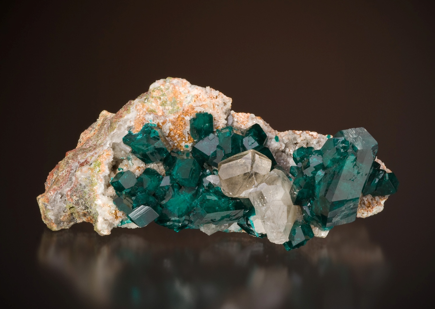 Dioptase xls with Cerussite twins CM of N