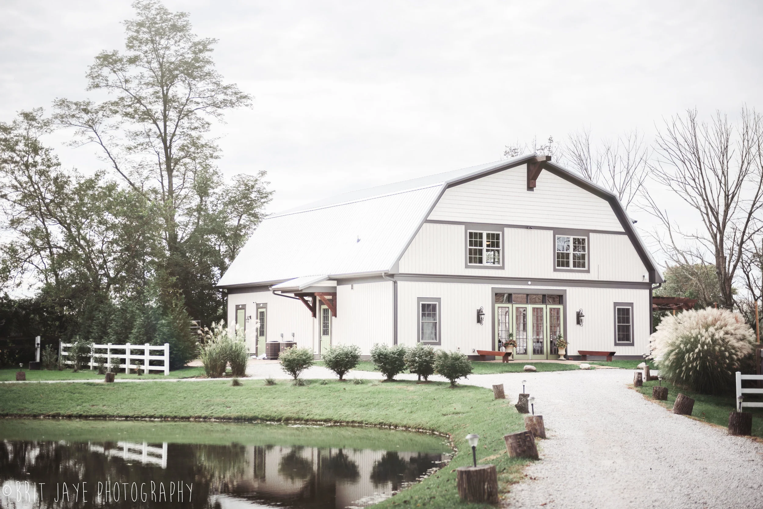 Fall_Barn_Wedding_at_Marmalade_Lily-1-2.jpg
