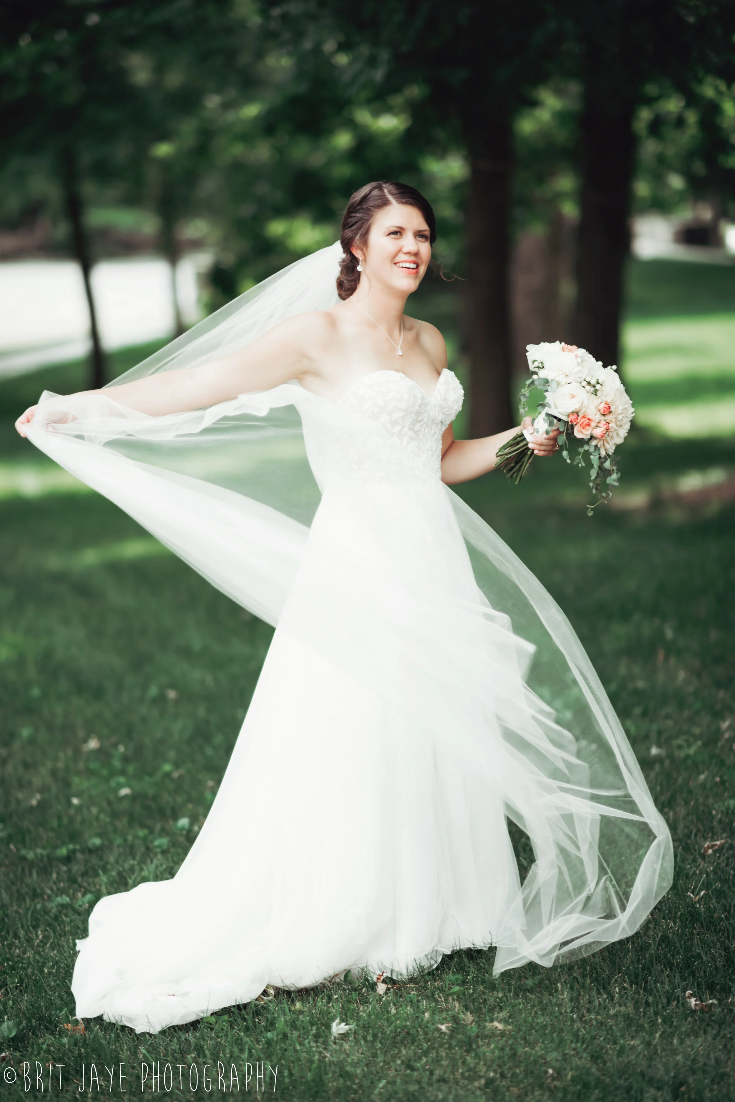 Champaign_aviation_museum_travel_inspired_wedding-25.jpg