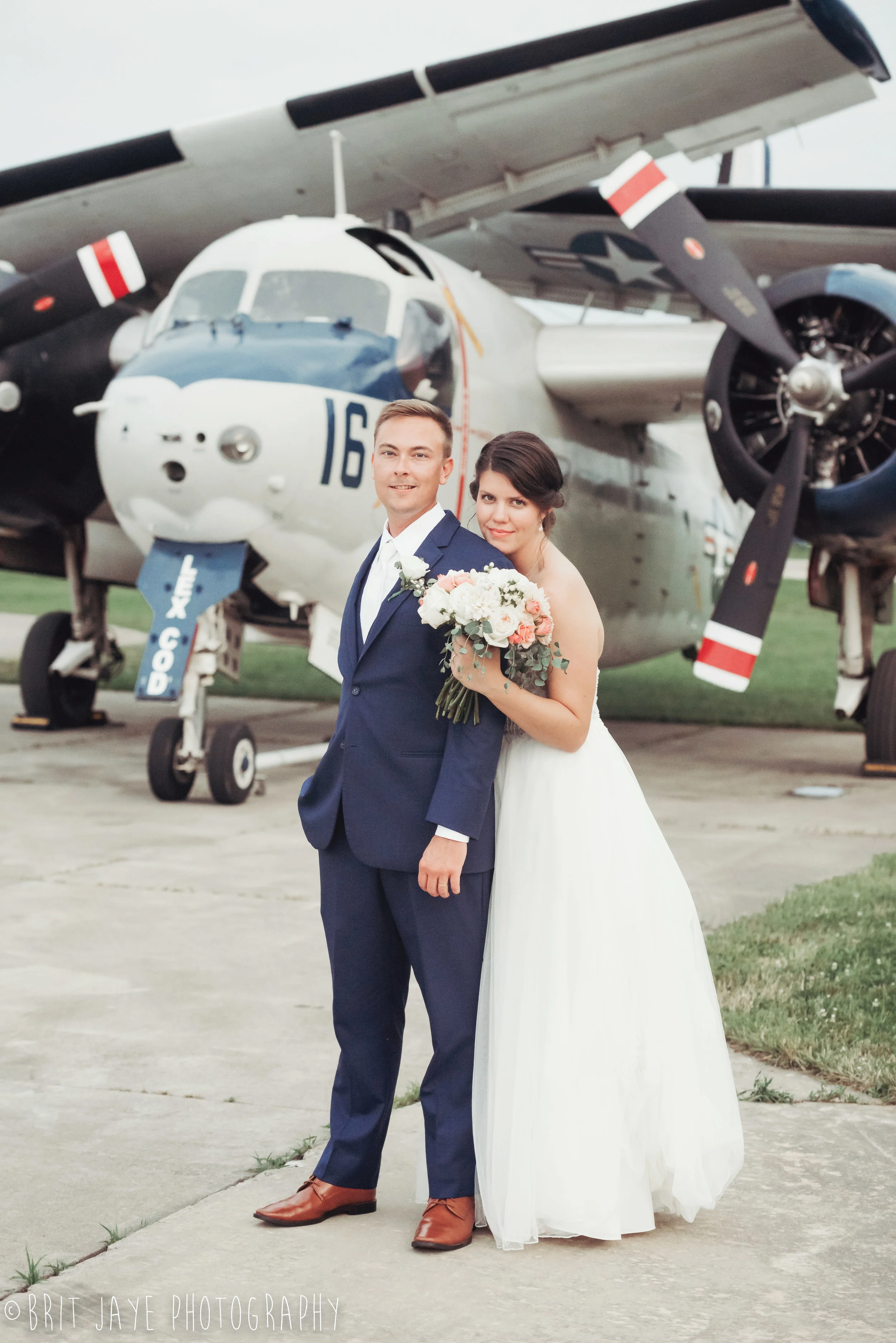 Champaign_aviation_museum_travel_inspired_wedding-84.jpg