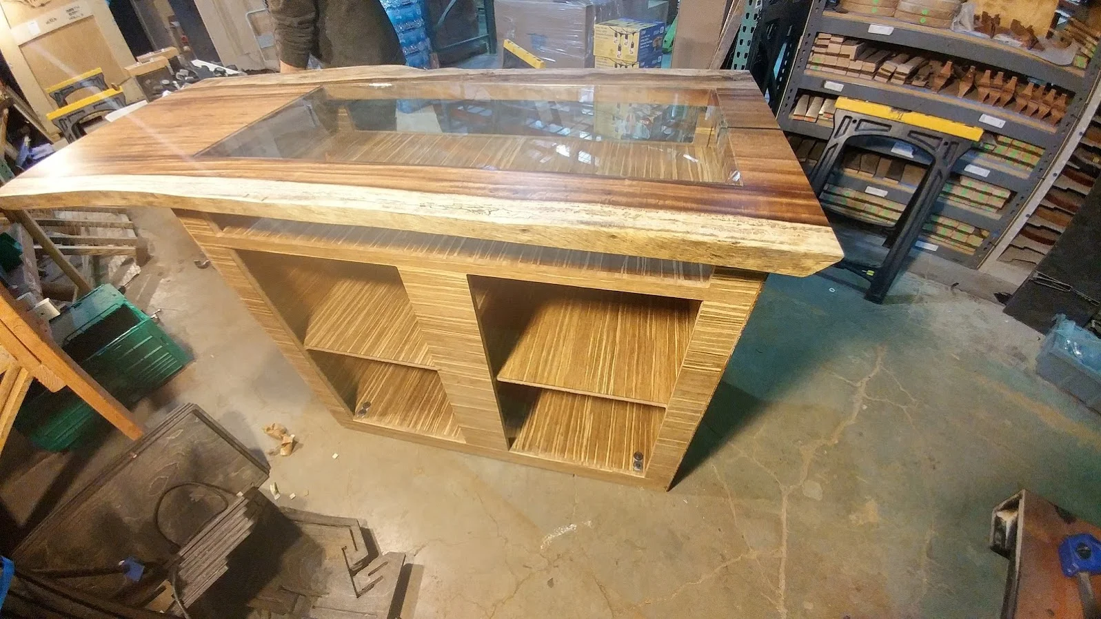 custom_woodworking_reception_desk_chocolate_heart_acacia_wood_desk_trade_show_booth_fabrication_thecncshop.jpg