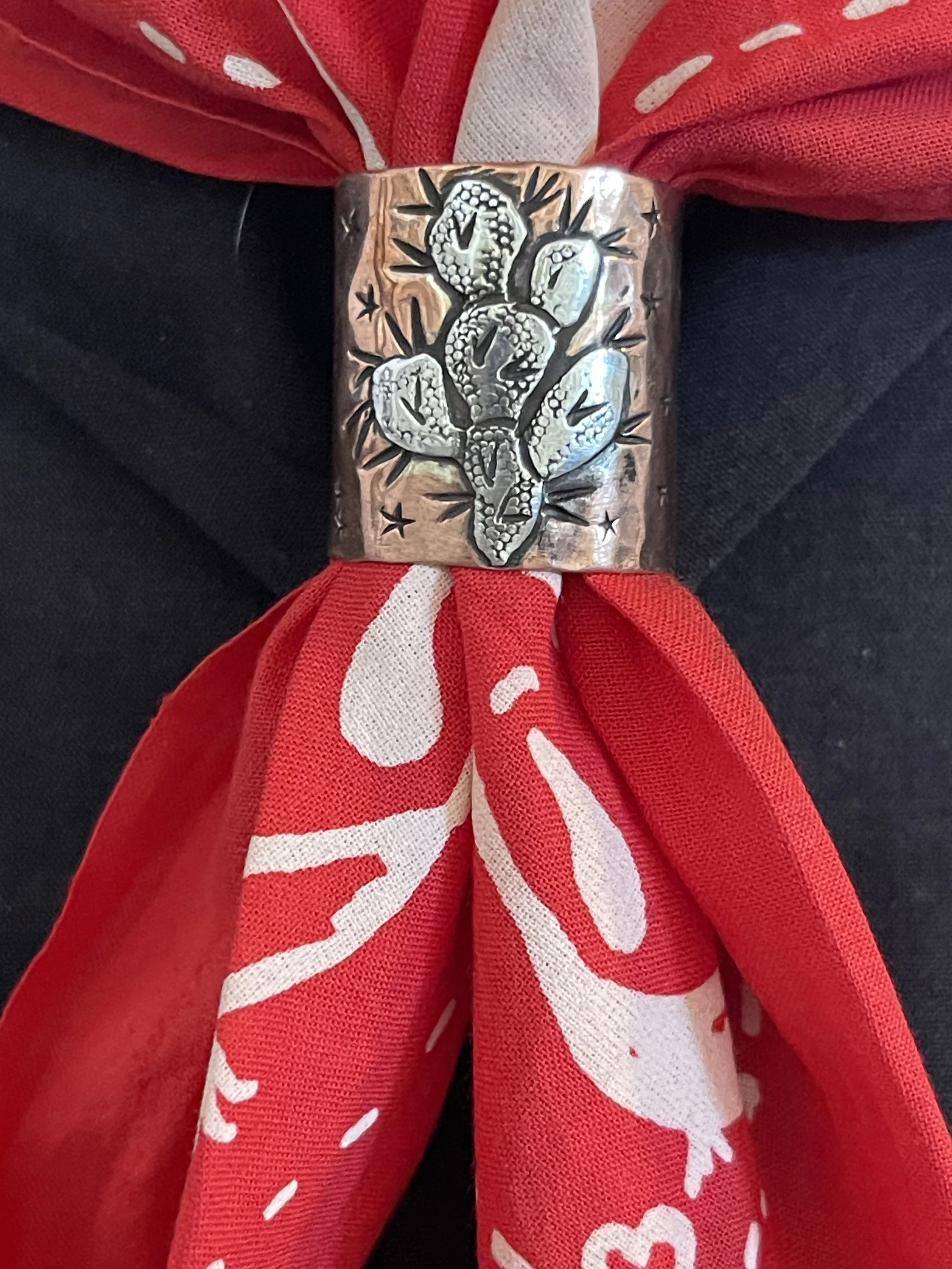 Cactus Scarf Slide