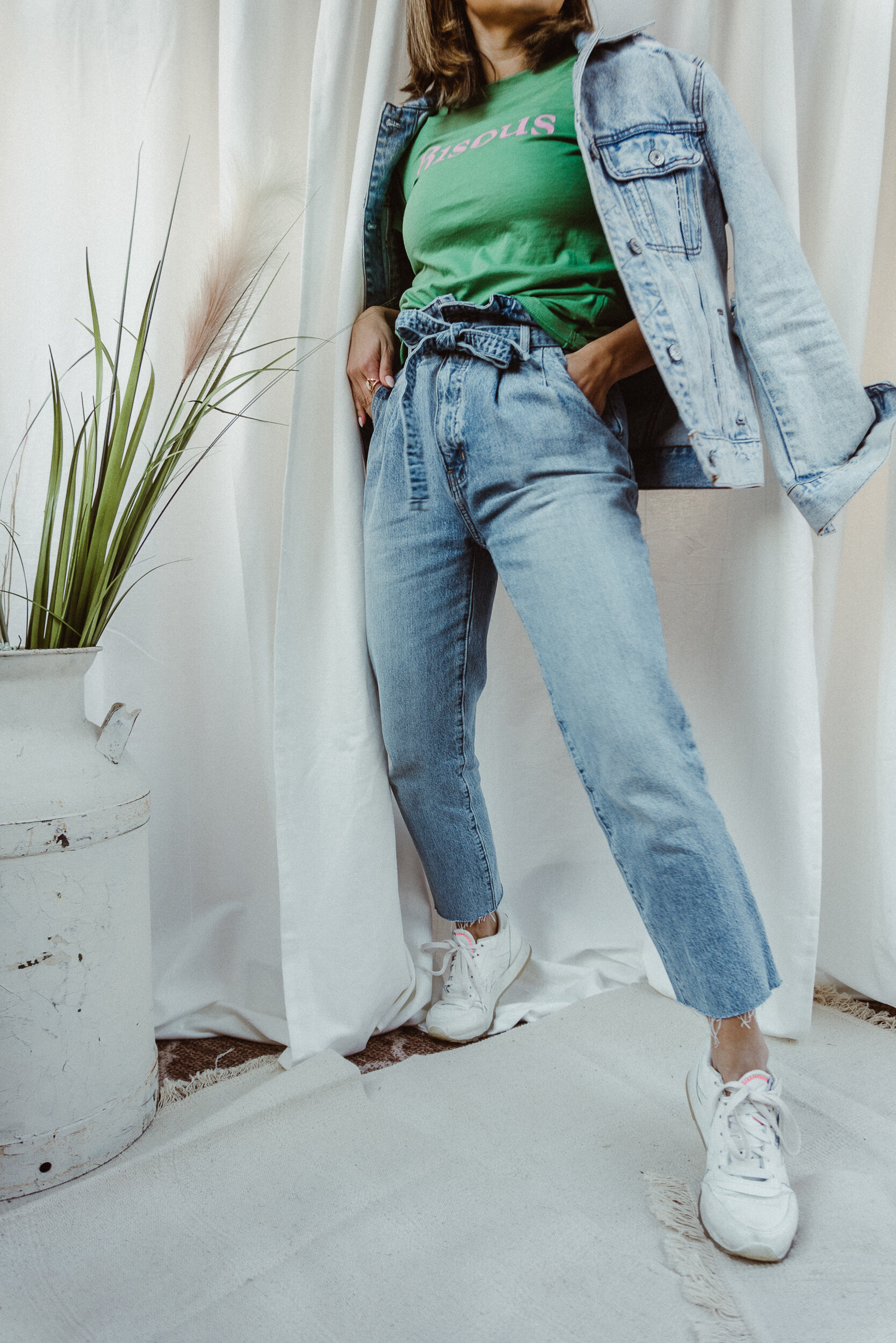 6 Way to style paperbag jeans — the style affect