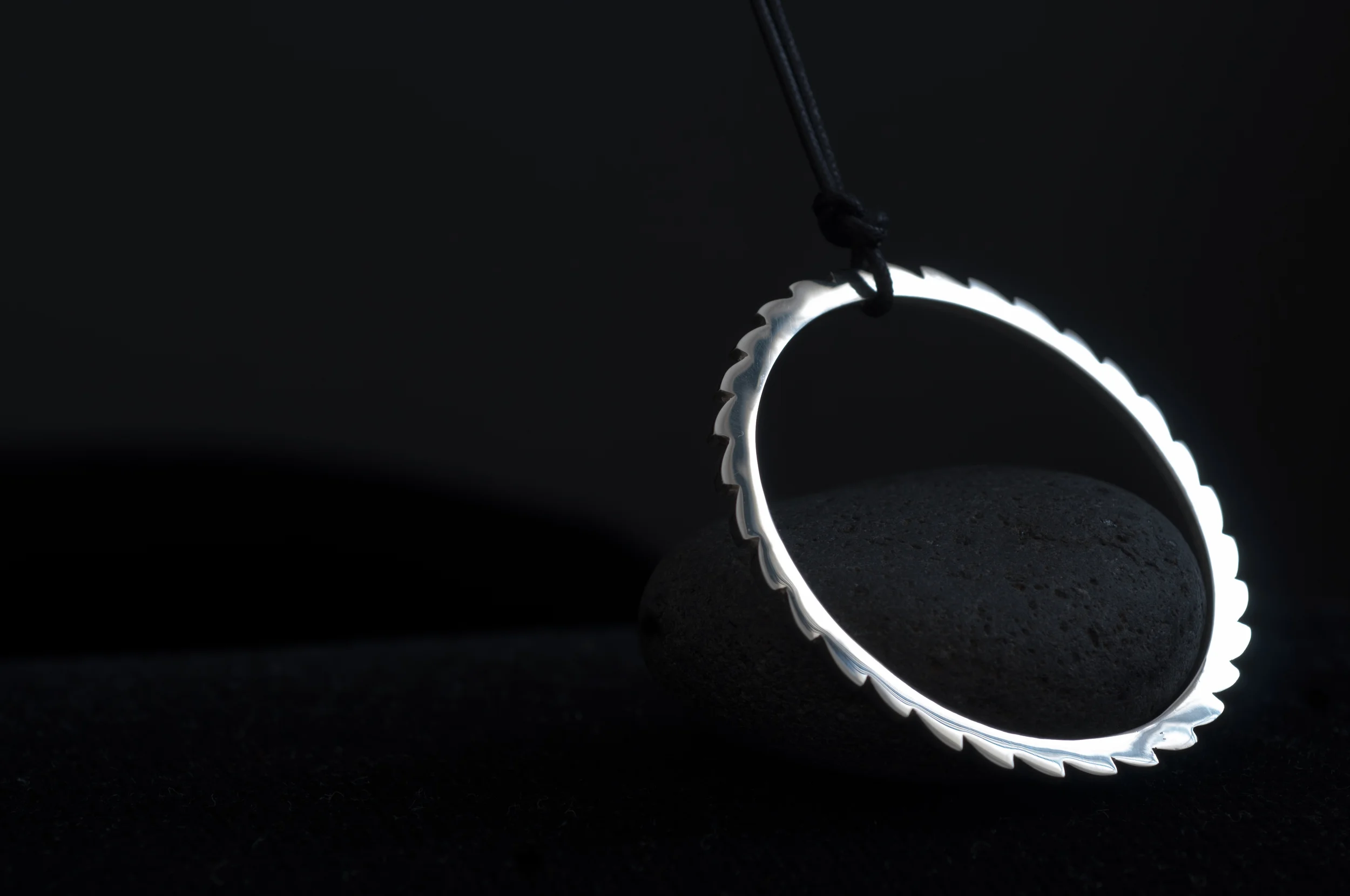  Circular pendant, sterling silver 