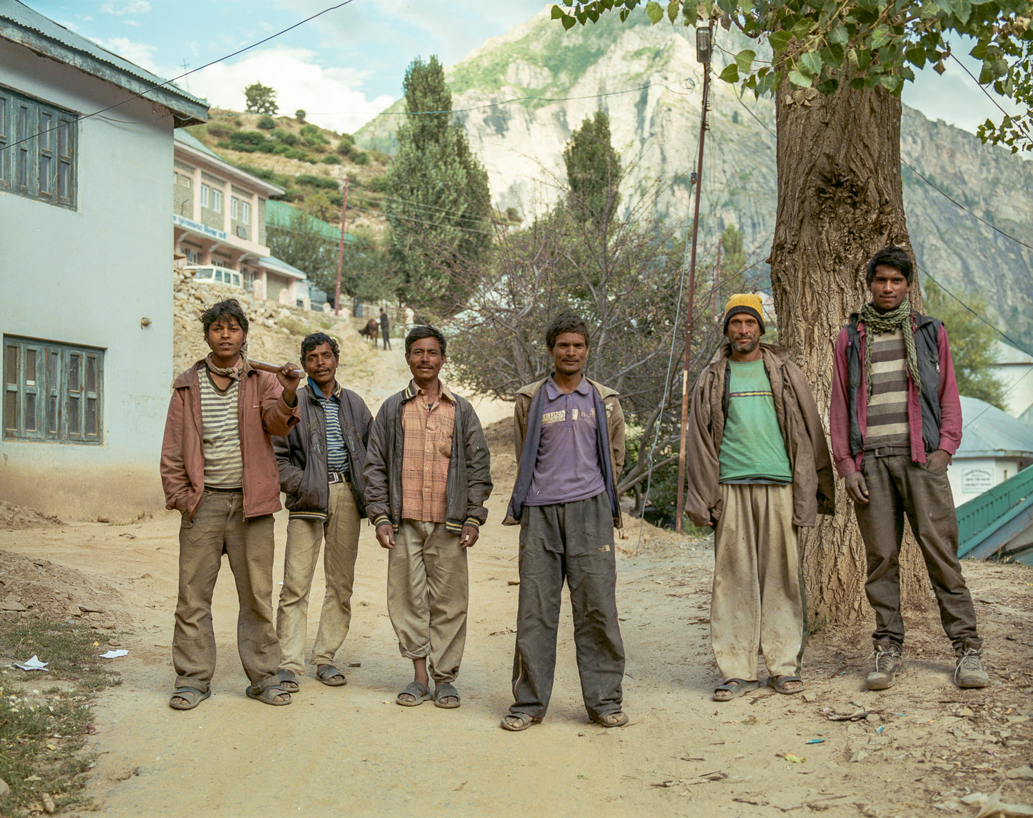 Nepalese road workers.jpg