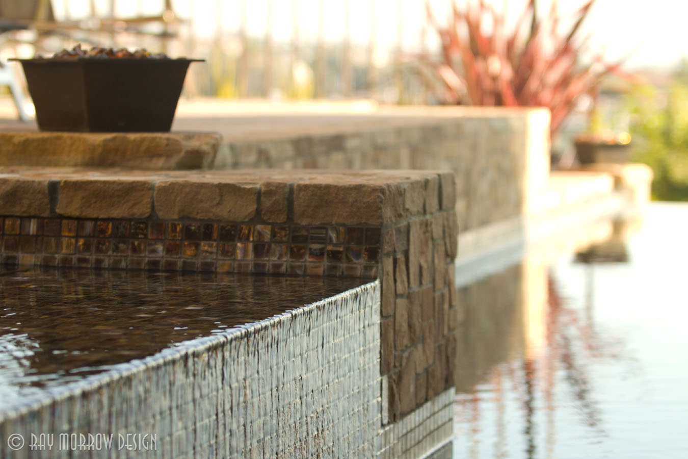 infinity-edge-pool-closeup-manhattan-beach.jpg