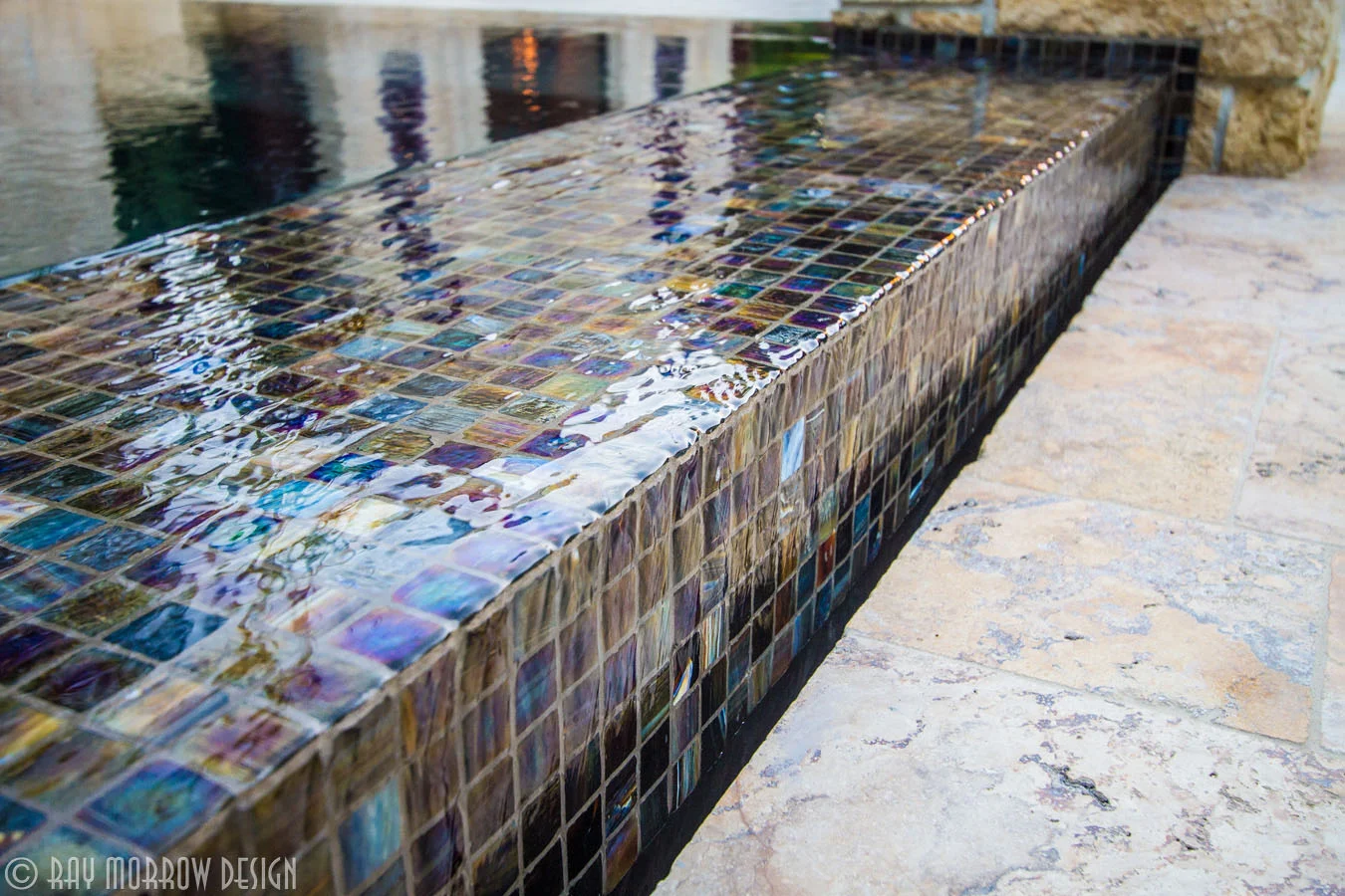overflow-edge-spa-glass-tile-closeup-dana-point.jpg