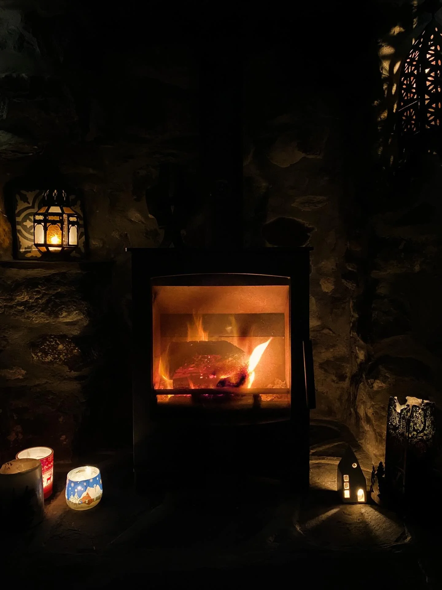 Not long now! 🎅 Loads of unique and charming gifts available in my various shops - links in bio. 

#supportsmallbusiness #smallbusiness #christmas #christmasgift #christmasdecor #antiques #antique #giftidea #gift #antiquedealersofinstagram #christma