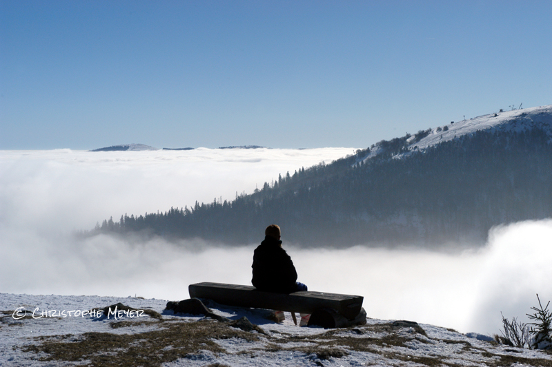 Méditation devant les Vosges alsaciennes enneigées