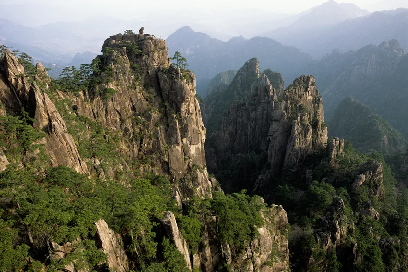 Sublimes Huangshan, dans l'Anhui, Chine.