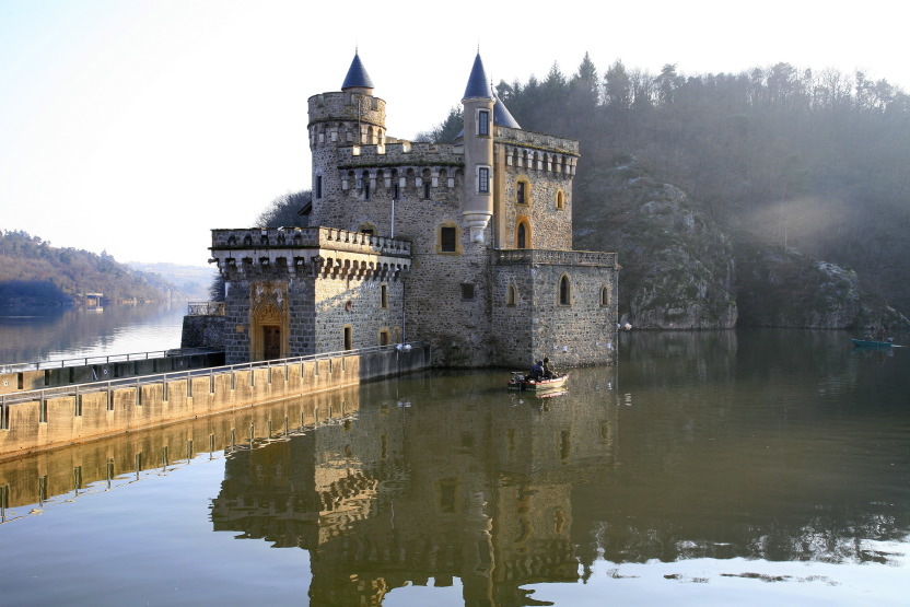 Le château de la Roche, dans les gorges de la Loire