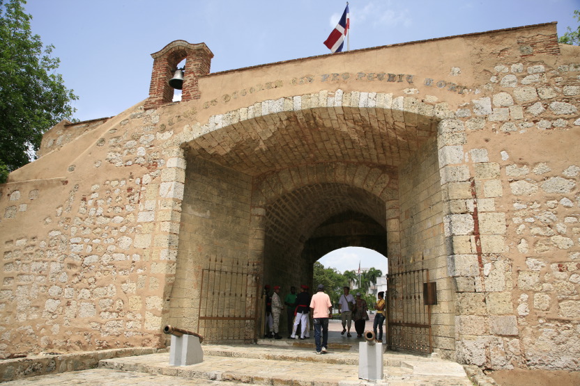 Puerta del Conde, Santo Domingo