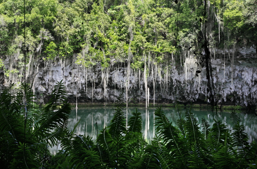 Lac secret des grottes de Tres Ojos, banlieue de Santo Domingo