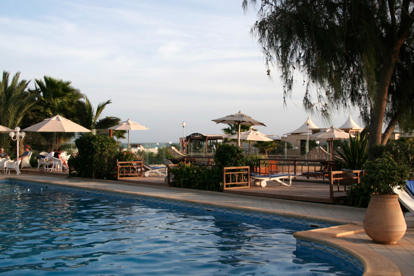 La piscine centrale du Morabeza Hoteli