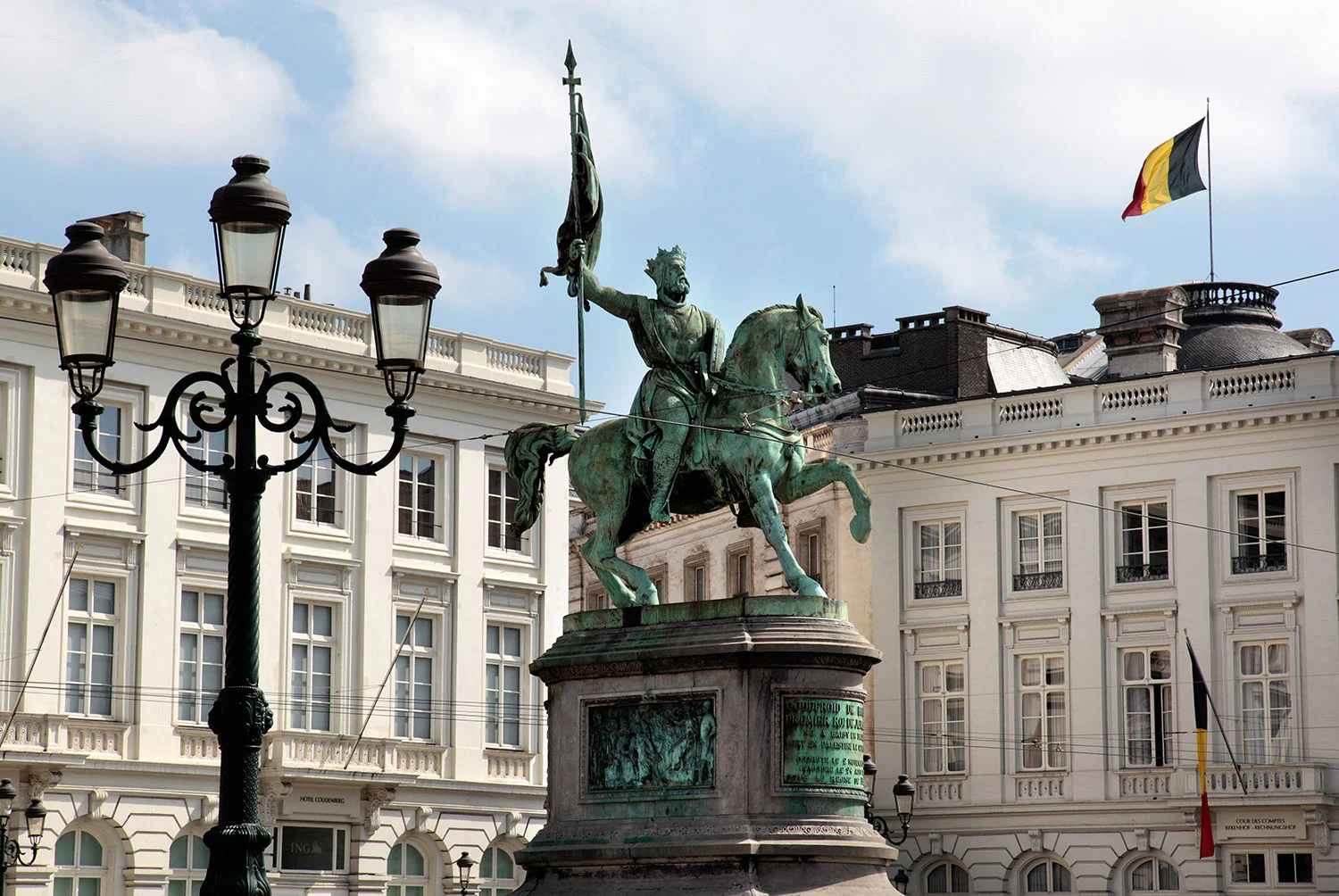 Place Royale, Godefroid de Bouillon prêt à l'assaut
