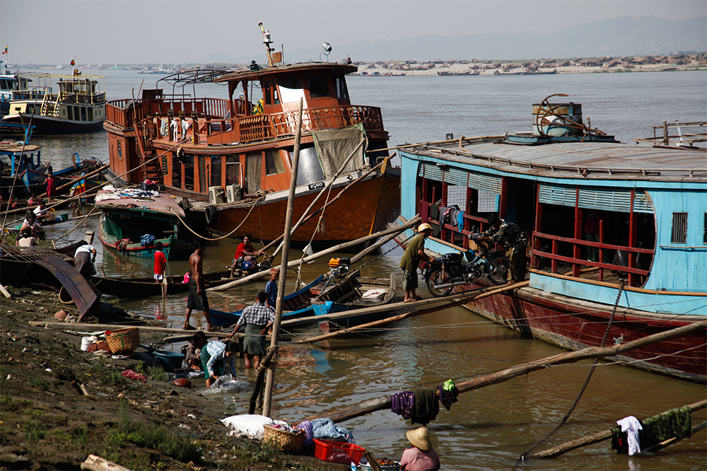 Riverboat ferries in Mandalay