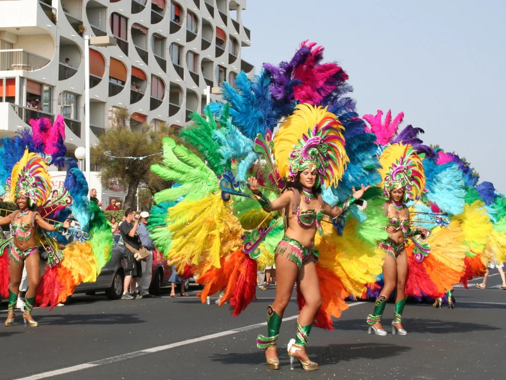 Carnaval D'été À La Grande Motte — Les Pépites Du Voyage