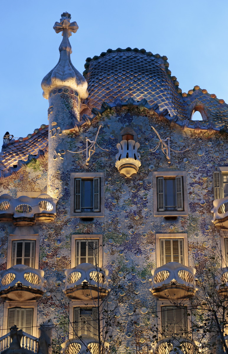 La Casa Batllo illuminée la nuit © JJ Serol