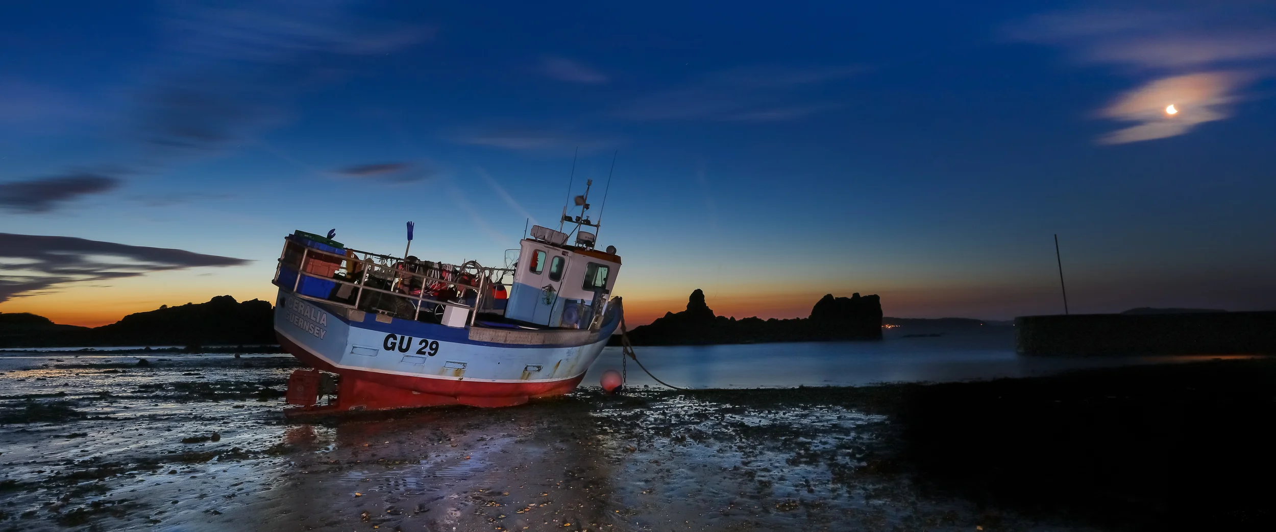 'GU29'.... at Low tide... Bordeaux Harbour as the sunrise approaches....