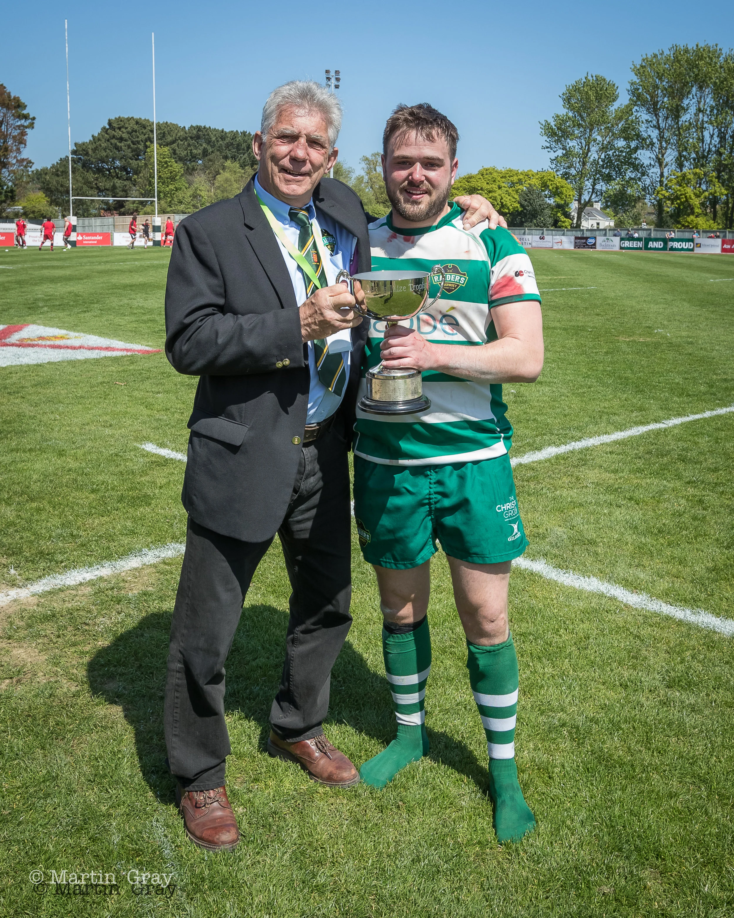 Leon Gardner presented with Fallaize Cup-5249.jpg
