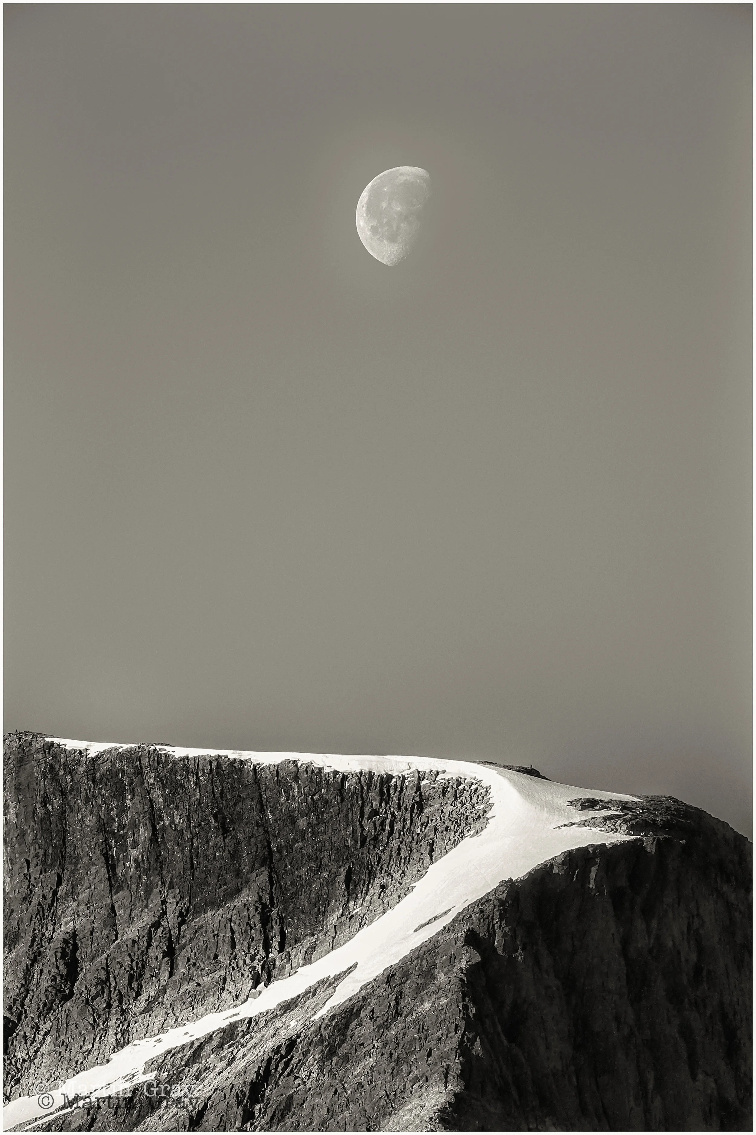 The moon setting over the Fjords-00962.jpg