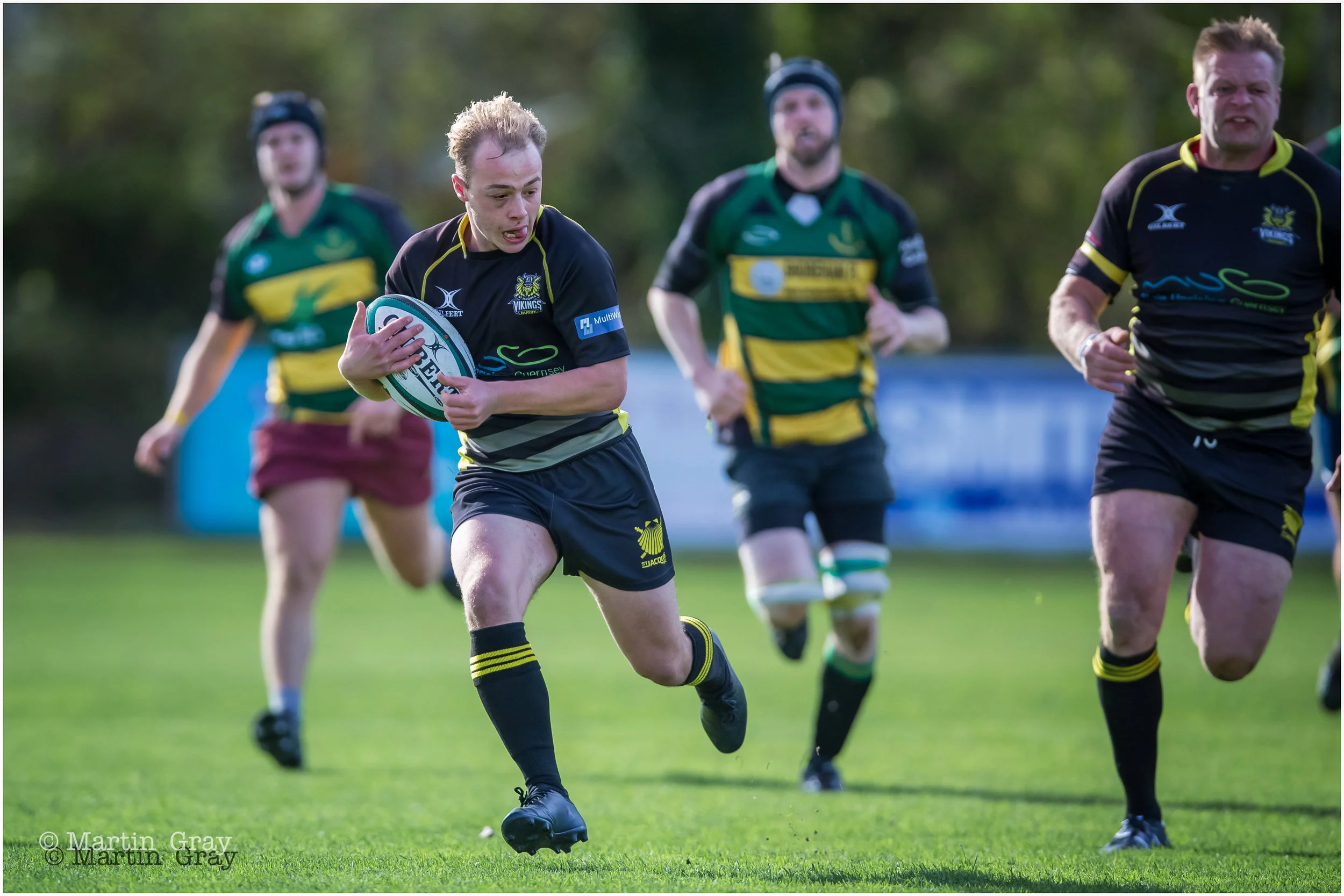 Cam Le Prevost drives forward to a try-4458.jpg